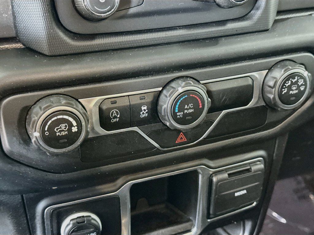 Used 2021 Jeep Gladiator Sport w/ Trailer Tow Package AWD/4WD image 18