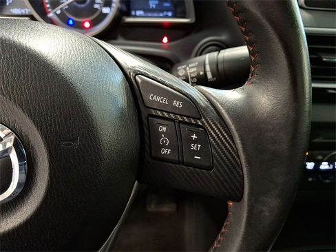 Used 2014 MAZDA MAZDA3 i Touring w/ Technology Package image 22