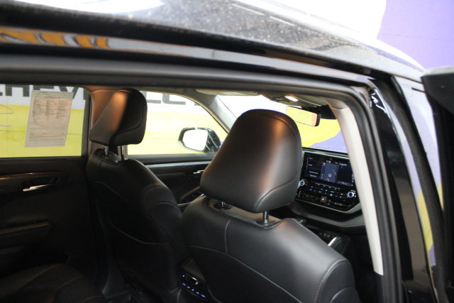 Used 2020 Toyota Highlander Platinum AWD/4WD image 10
