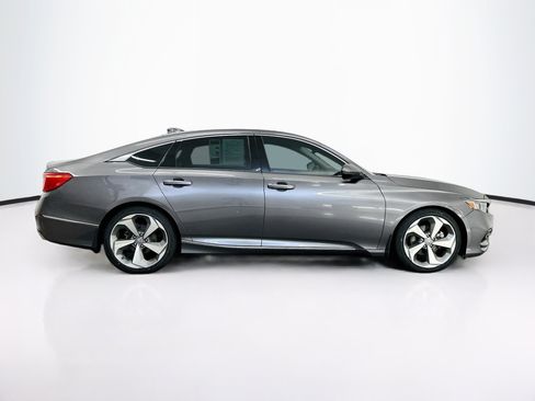Used 2019 Honda Accord Touring image 10