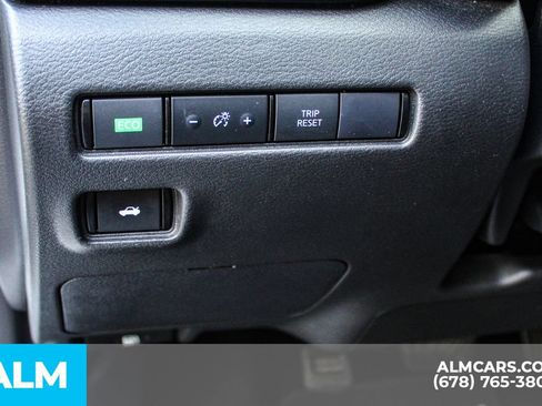 Used 2024 Nissan Sentra SV FWD image 27