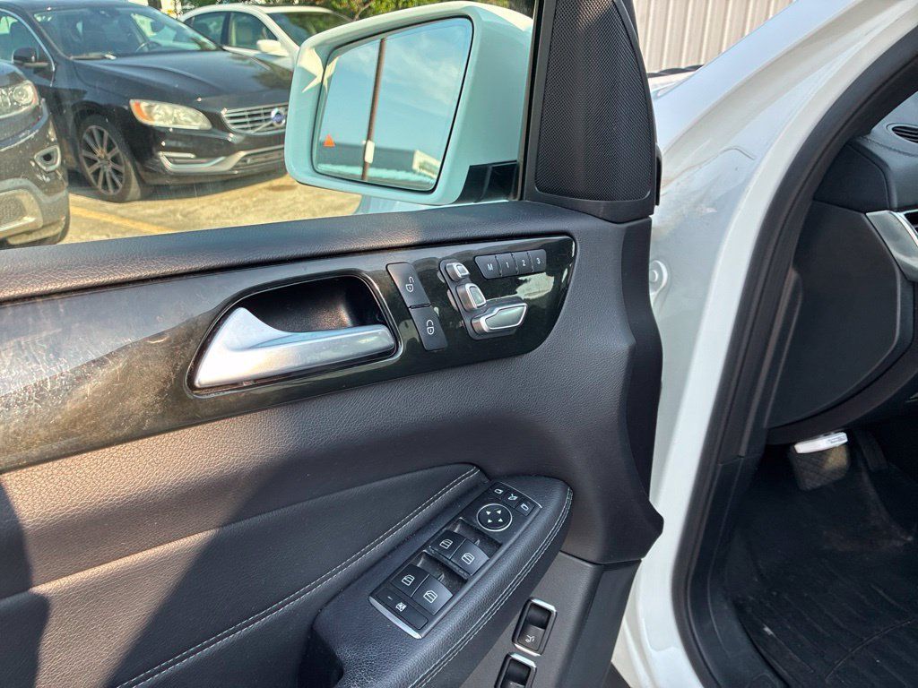 Used 2018 Mercedes-Benz GLS 450 4MATIC image 23