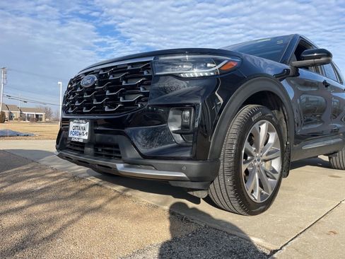 Used 2025 Ford Explorer Platinum w/ Ultimate Package image 17