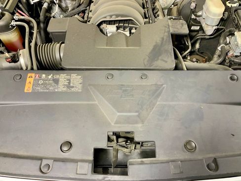 Used 2018 Chevrolet Silverado 1500 LT w/ All Star Edition image 9