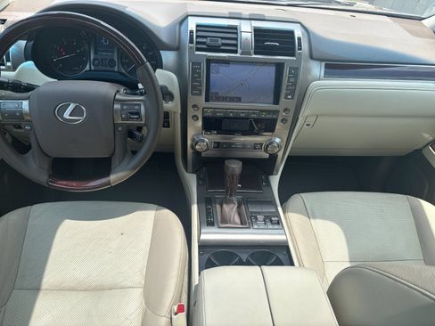 Used 2019 Lexus GX 460 Premium w/ Premium Package AWD/4WD image 14