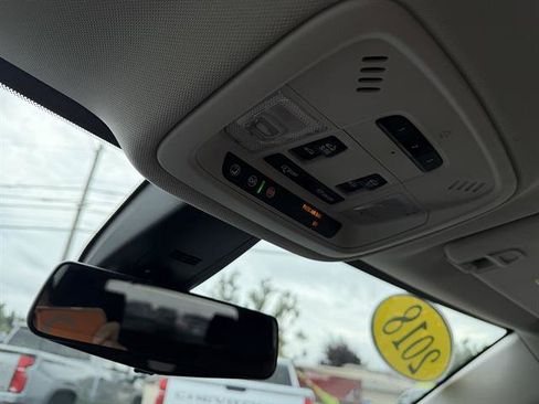 Used 2018 Chevrolet Traverse High Country AWD/4WD image 47