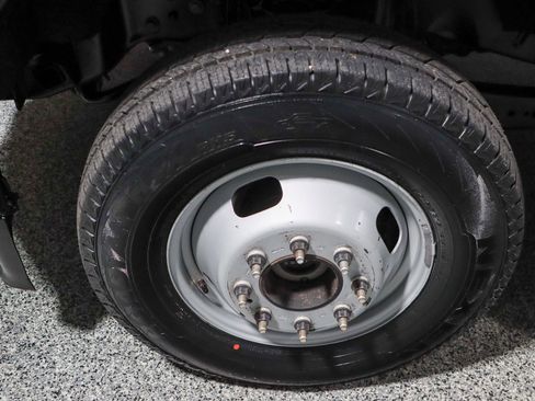 Used 2023 Ford F350 XLT AWD/4WD image 11