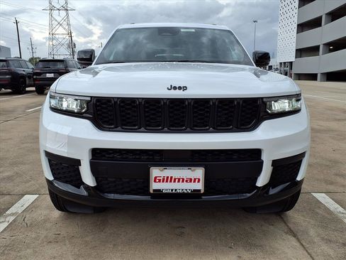 New 2025 Jeep Grand Cherokee L Altitude RWD image 16