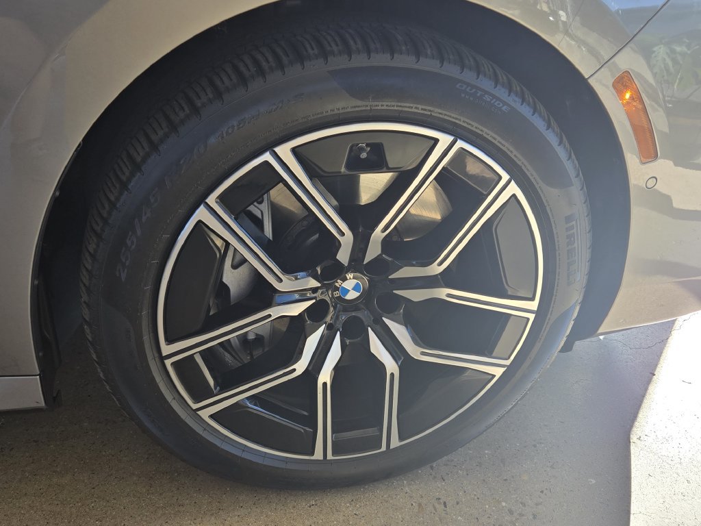 Certified 2024 BMW 750e xDrive w/ Executive Package AWD/4WD image 9