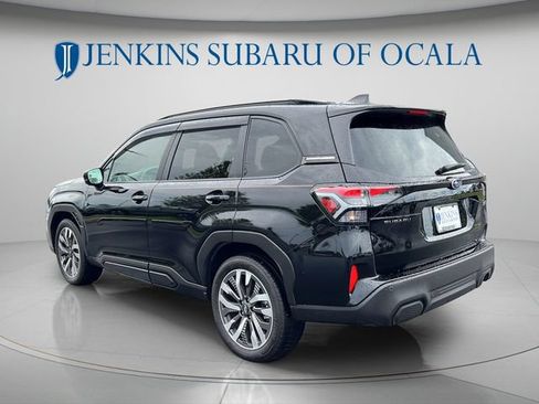 Used 2025 Subaru Forester Touring AWD/4WD image 5