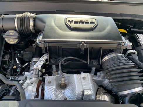 Used 2025 Jeep Compass Limited image 33