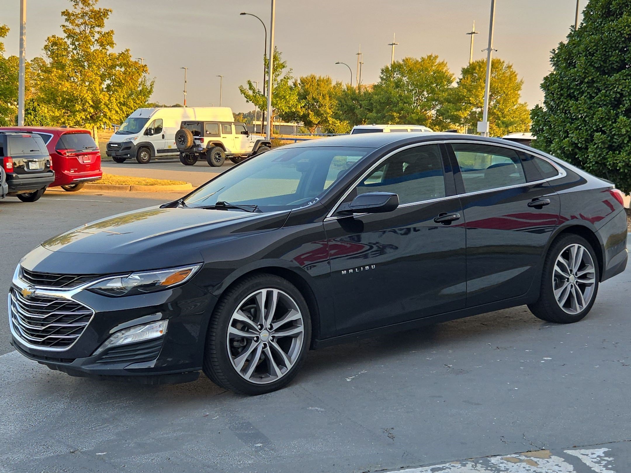 Used 2023 Chevrolet Malibu LT FWD image 3