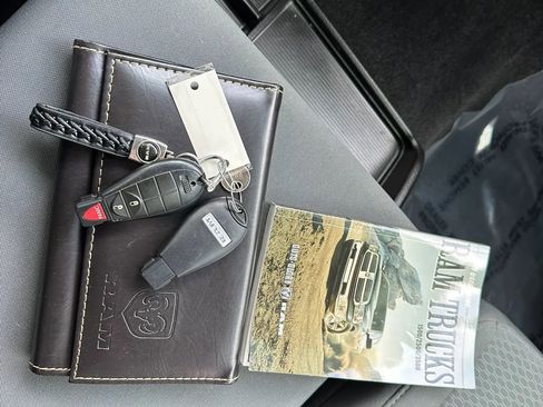 Used 2015 RAM 1500 Express image 28