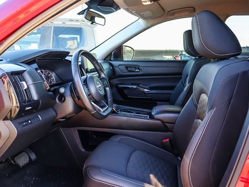 Used 2023 Nissan Pathfinder SV image 21