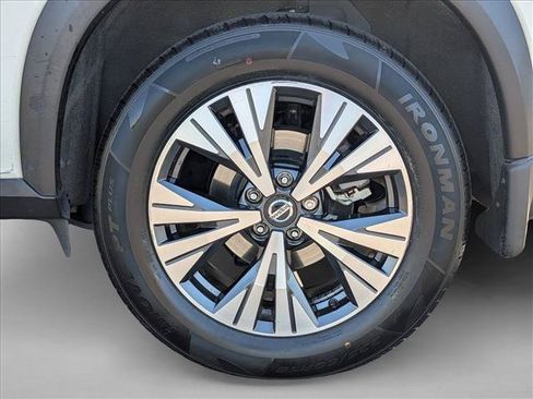 Used 2021 Nissan Rogue SV FWD image 22