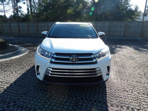 Used 2019 Toyota Highlander Limited Platinum image 2