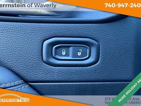 Used 2024 Jeep Wrangler Sahara image 17