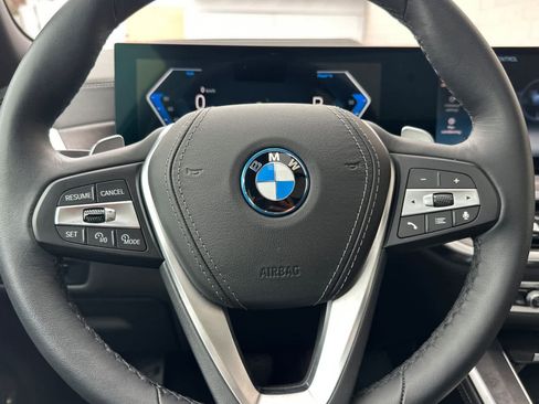 Used 2025 BMW X5 xDrive50e AWD/4WD image 26