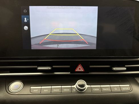 Used 2023 Hyundai Elantra SEL w/ Convenience Package FWD image 10