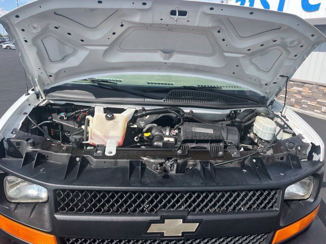 Used 2012 Chevrolet Express 2500 RWD image 24