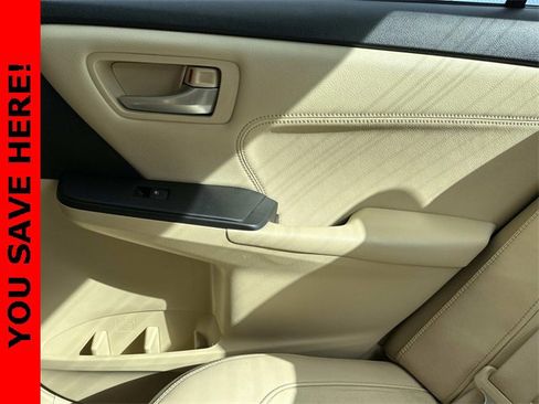 Used 2015 Toyota Camry XLE image 14