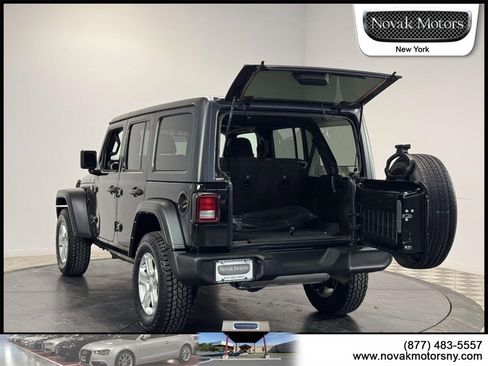 Used 2023 Jeep Wrangler Sport S image 6