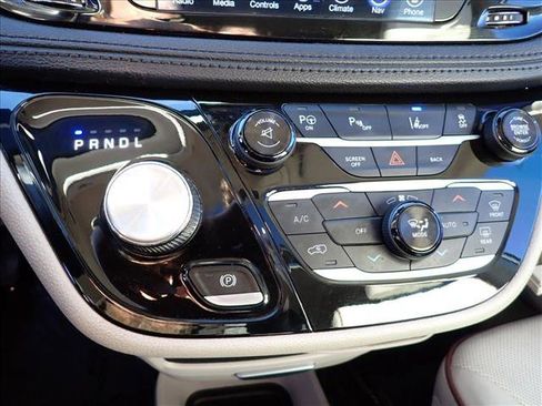 Used 2017 Chrysler Pacifica Limited w/ Advanced Safetytec Group image 23