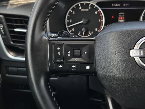 Used 2025 Nissan Rogue SV FWD image 25