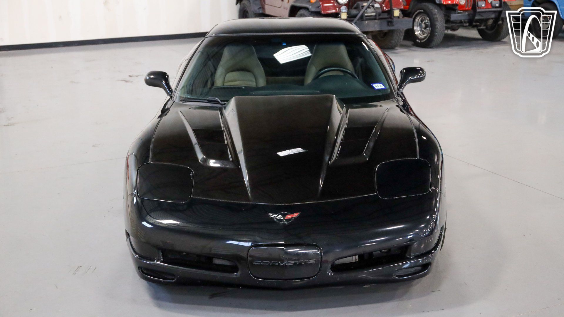 Used 1999 Chevrolet Corvette Coupe w/ Roof Pkg RWD image 26