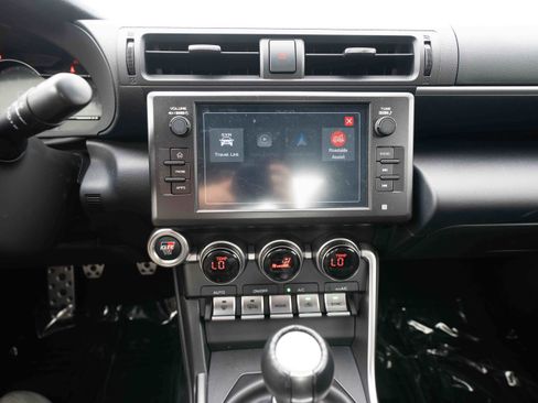 Used 2025 Toyota GR86 Premium w/ ALL Weather Mat Package (TMS) RWD image 17