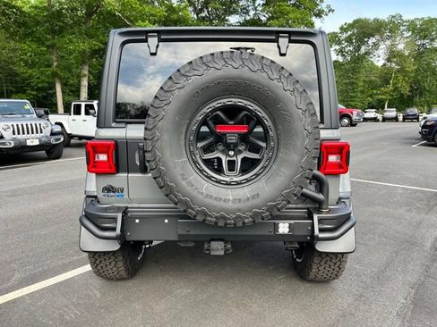 Used 2023 Jeep Wrangler Unlimited Rubicon 4xe AWD/4WD image 9