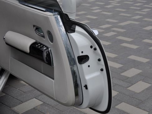 Used 2009 Rolls-Royce Phantom Coupe image 13