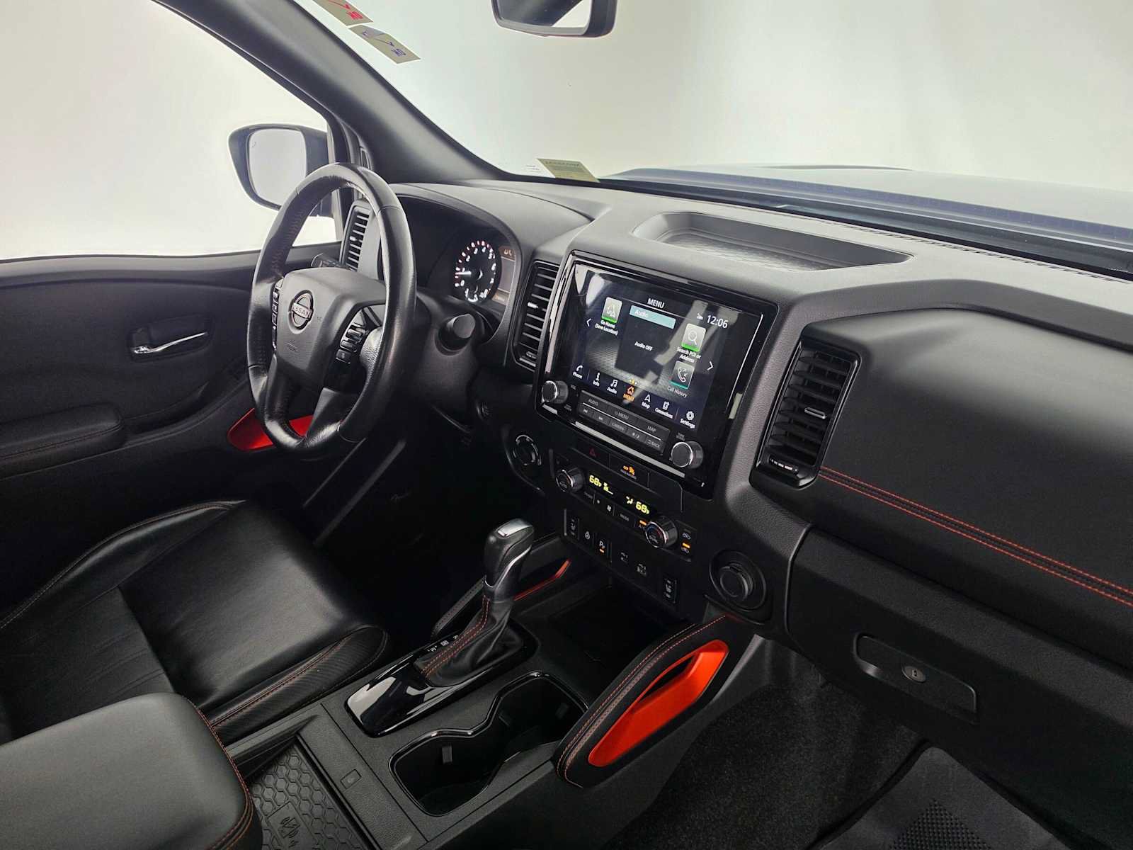 Used 2023 Nissan Frontier PRO-4X w/ Pro-4X Premium Package AWD/4WD image 11