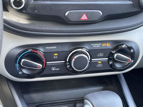 Used 2023 Kia Soul LX image 11