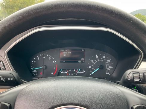 Used 2022 Ford Escape SE image 59