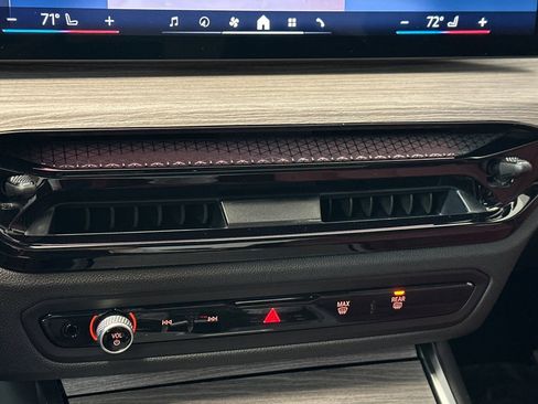 New 2026 BMW 330i Sedan image 17