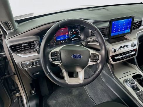 Used 2022 Ford Explorer XLT AWD/4WD image 20