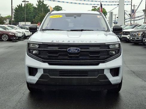 Certified 2025 Ford Expedition Active AWD/4WD image 2