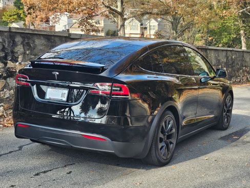 Used 2022 Tesla Model X image 12