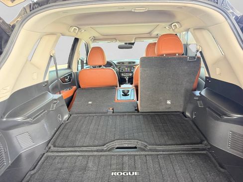 Used 2018 Nissan Rogue SL w/ Premium Package FWD image 28