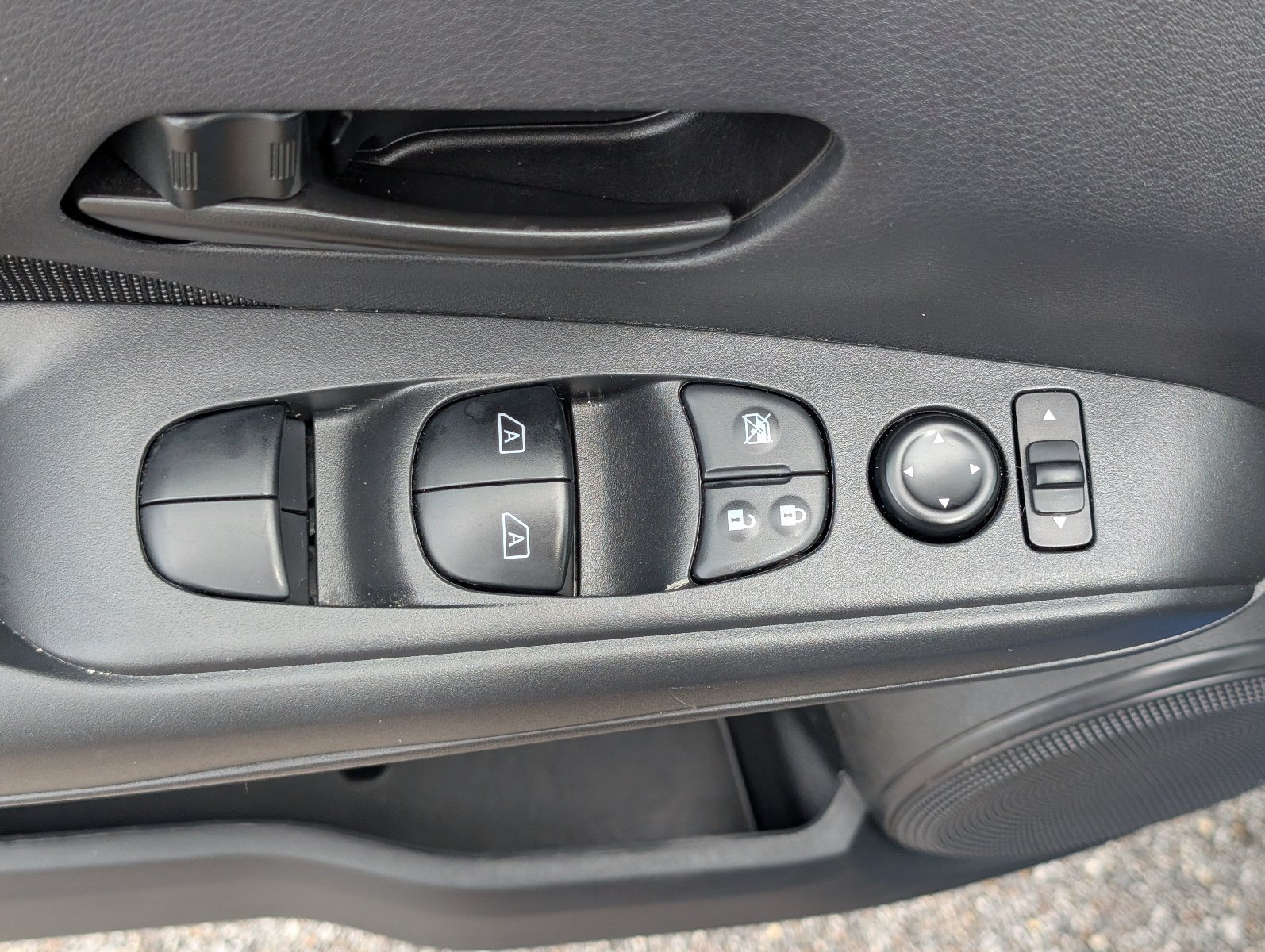 Used 2024 Nissan Kicks S FWD image 16
