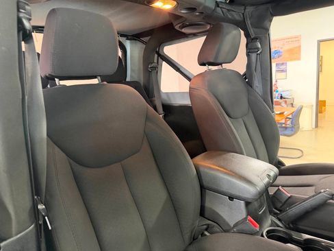 Used 2014 Jeep Wrangler Sport AWD/4WD image 16