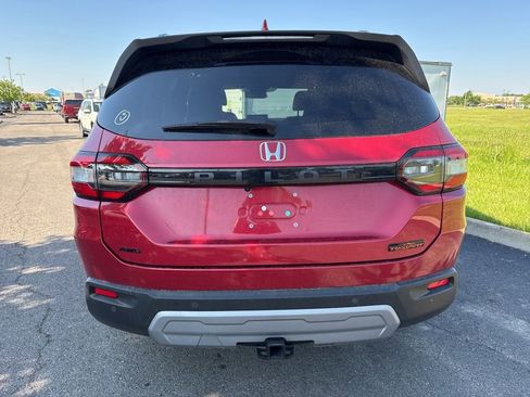 Used 2024 Honda Pilot TrailSport image 11
