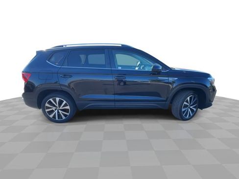 Used 2024 Volkswagen Taos SE FWD image 9