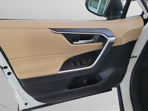 Certified 2025 Toyota RAV4 XLE image 10