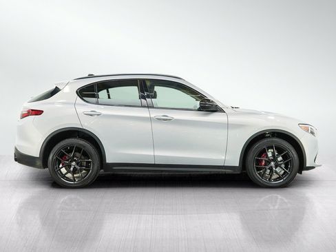 Used 2020 Alfa Romeo Stelvio AWD w/ Nero Edizione image 6