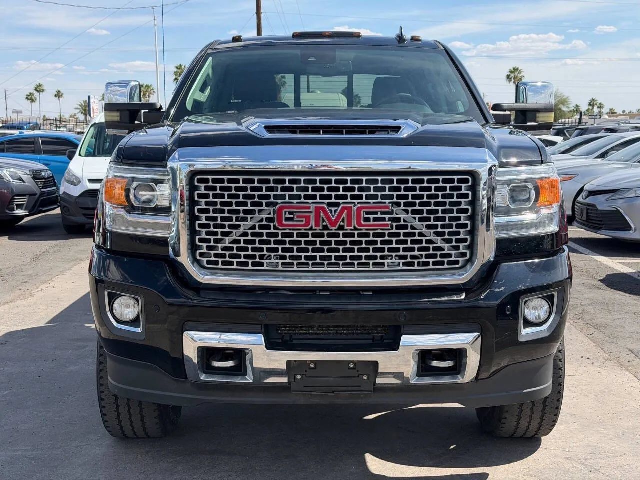 Used 2017 GMC Sierra 2500 Denali w/ Duramax Plus Package AWD/4WD image 17