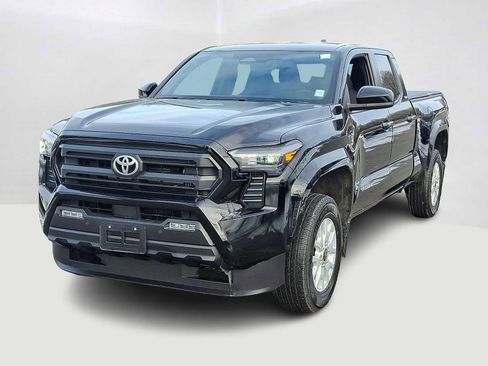 Certified 2024 Toyota Tacoma SR5 image 1