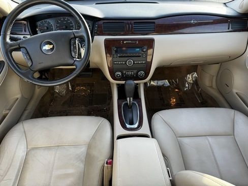Used 2009 Chevrolet Impala LT w/ Luxury Edition Package image 7