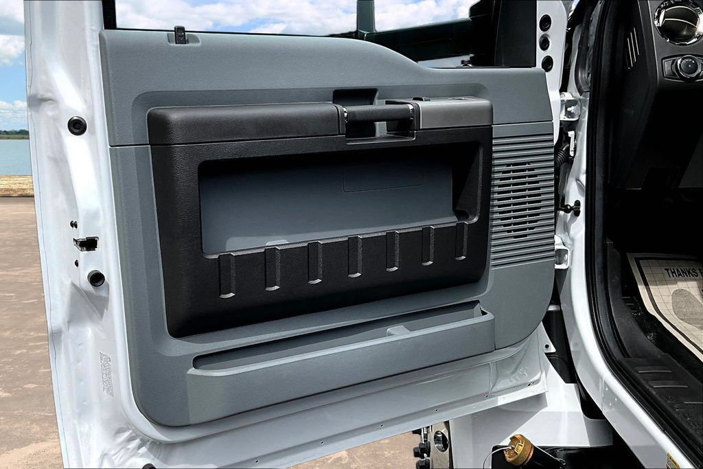 Used 2027 Ford F650 2WD Regular Cab Super Duty image 21